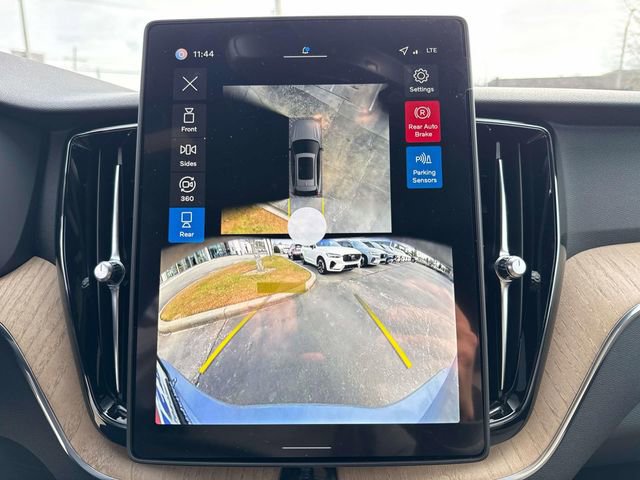 New 2026 Volvo XC60 B5 Plus w/ Climate Package image 29