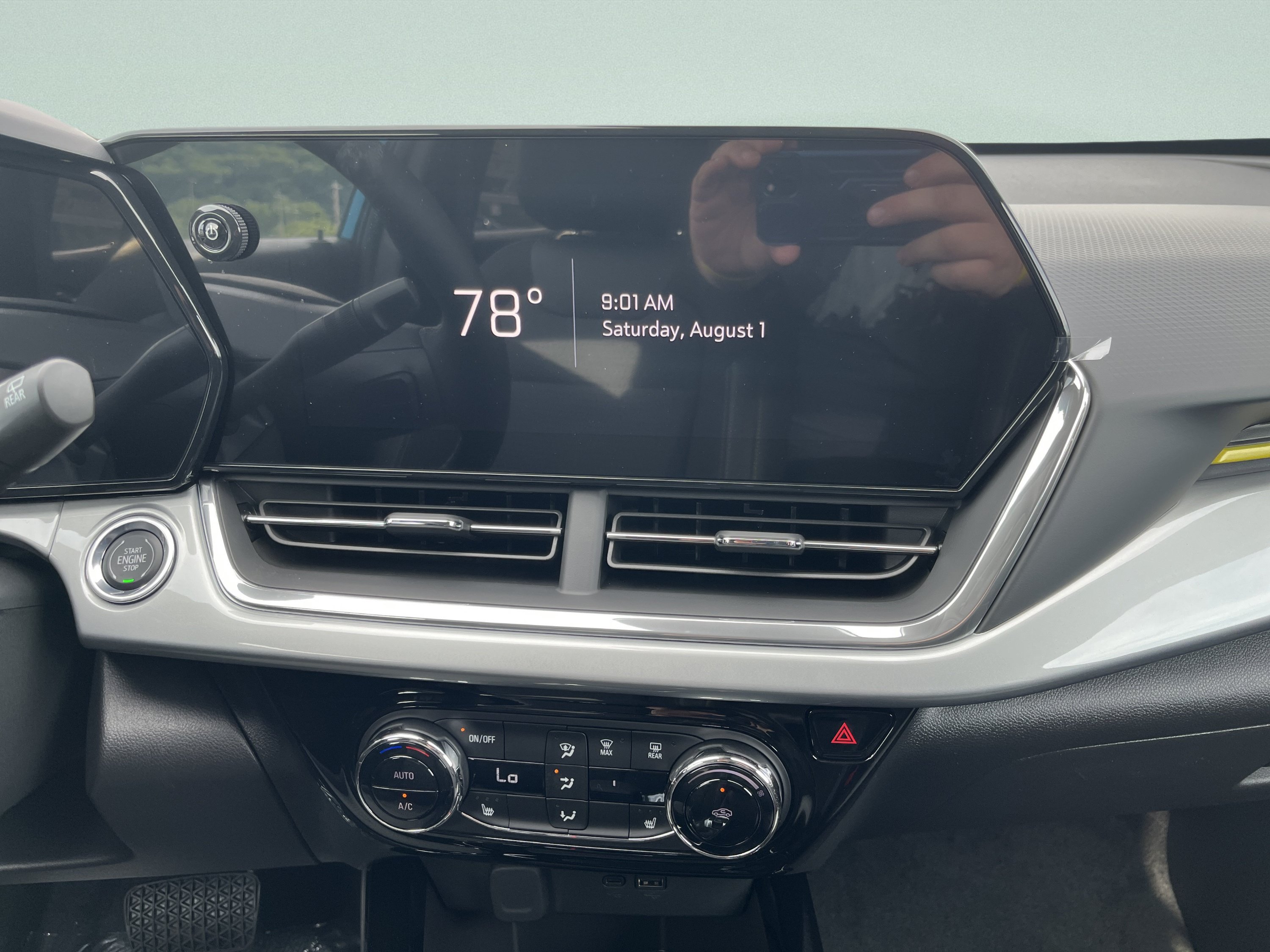 New 2026 Chevrolet Trax LT w/ Midnight Edition FWD image 27