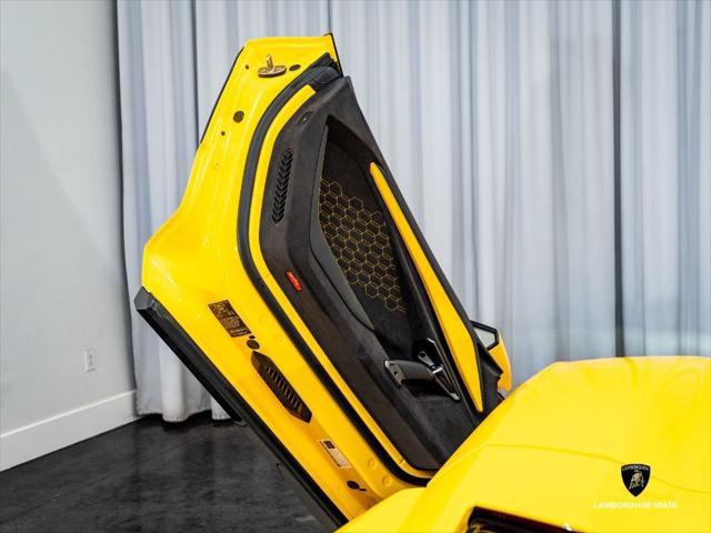 Used 2024 Lamborghini Revuelto AWD/4WD image 29