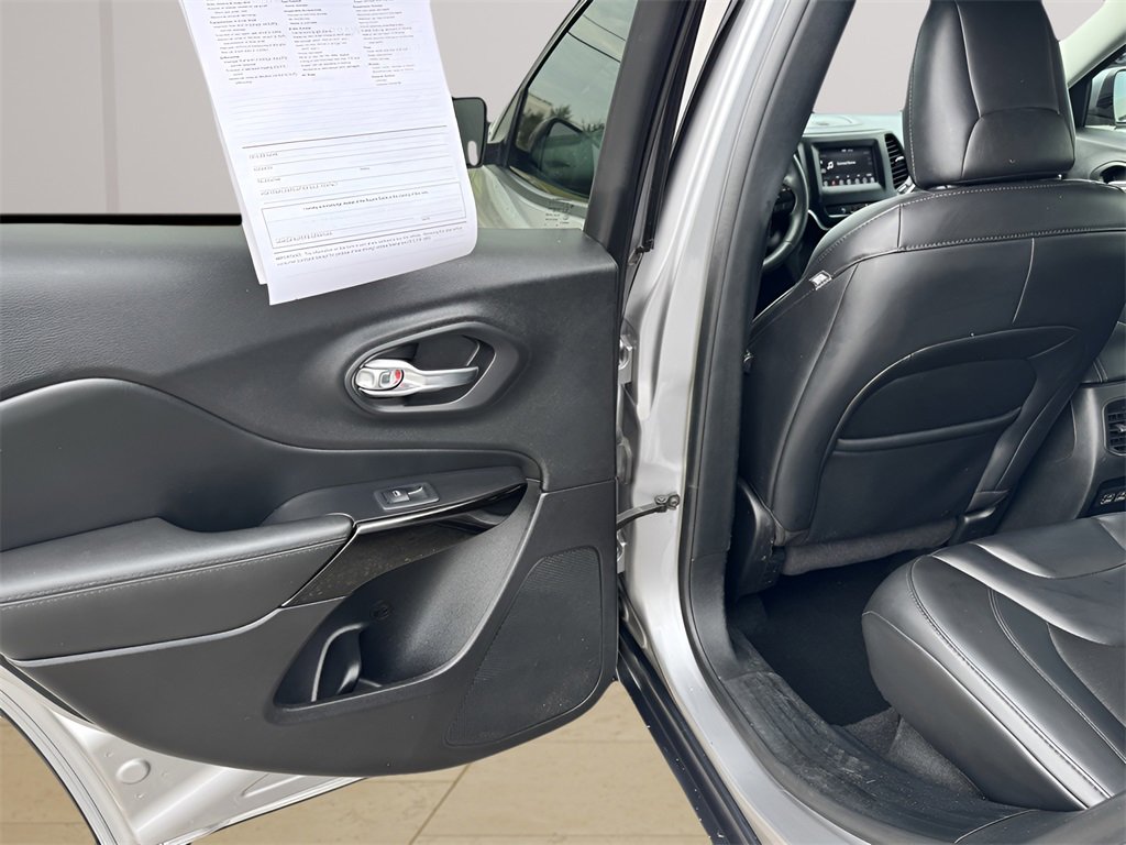 Used 2021 Jeep Cherokee Latitude Plus image 31