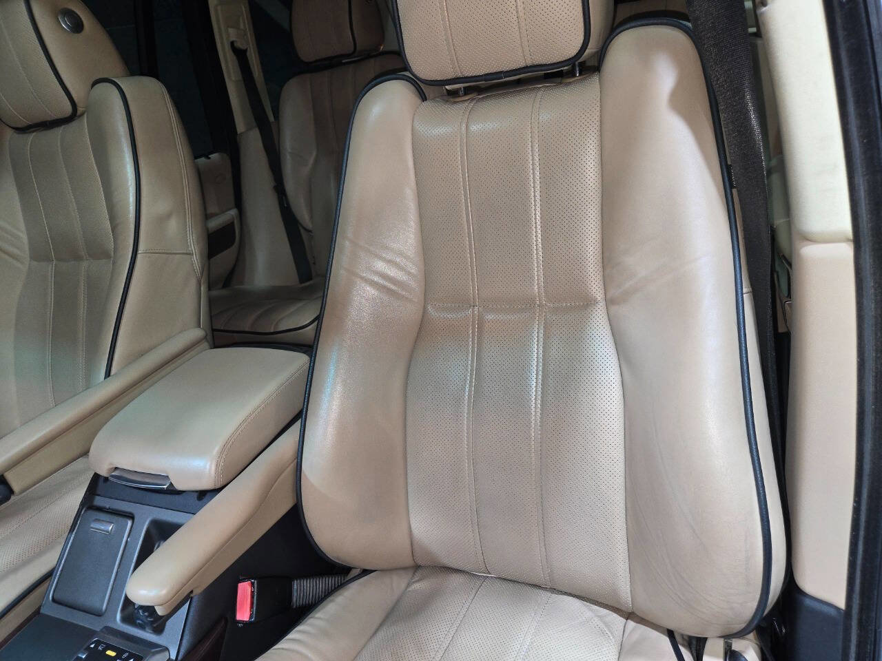 Used 2012 Land Rover Range Rover HSE LUX image 71