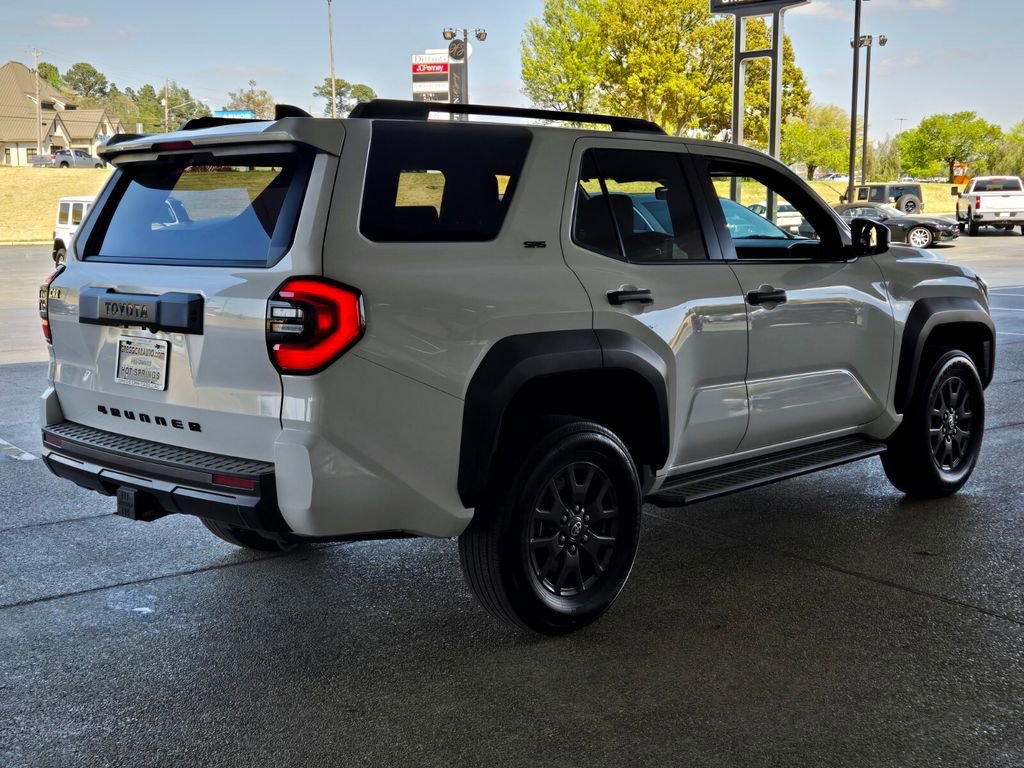 Used 2025 Toyota 4Runner SR5 AWD/4WD image 5