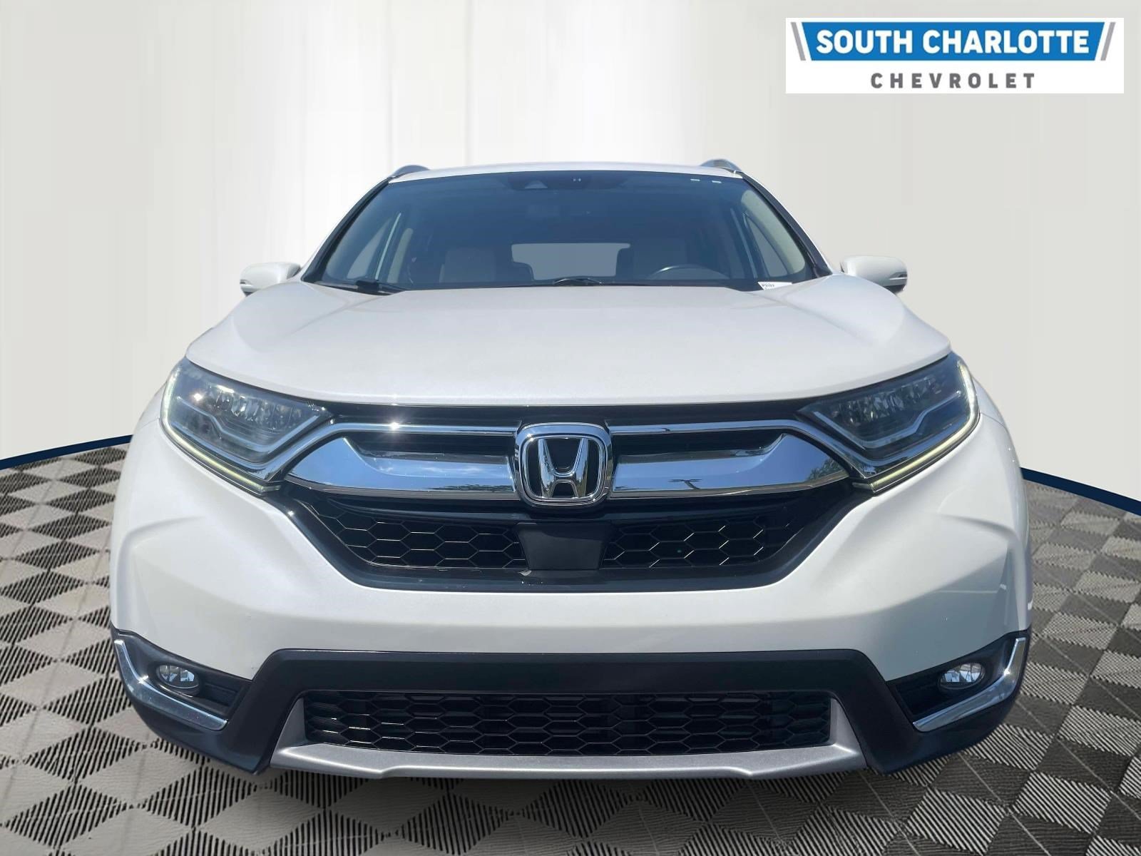 Used 2018 Honda CR-V Touring image 2