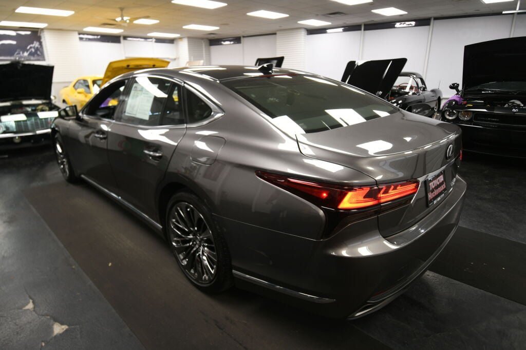 Used 2023 Lexus LS 500 AWD image 6
