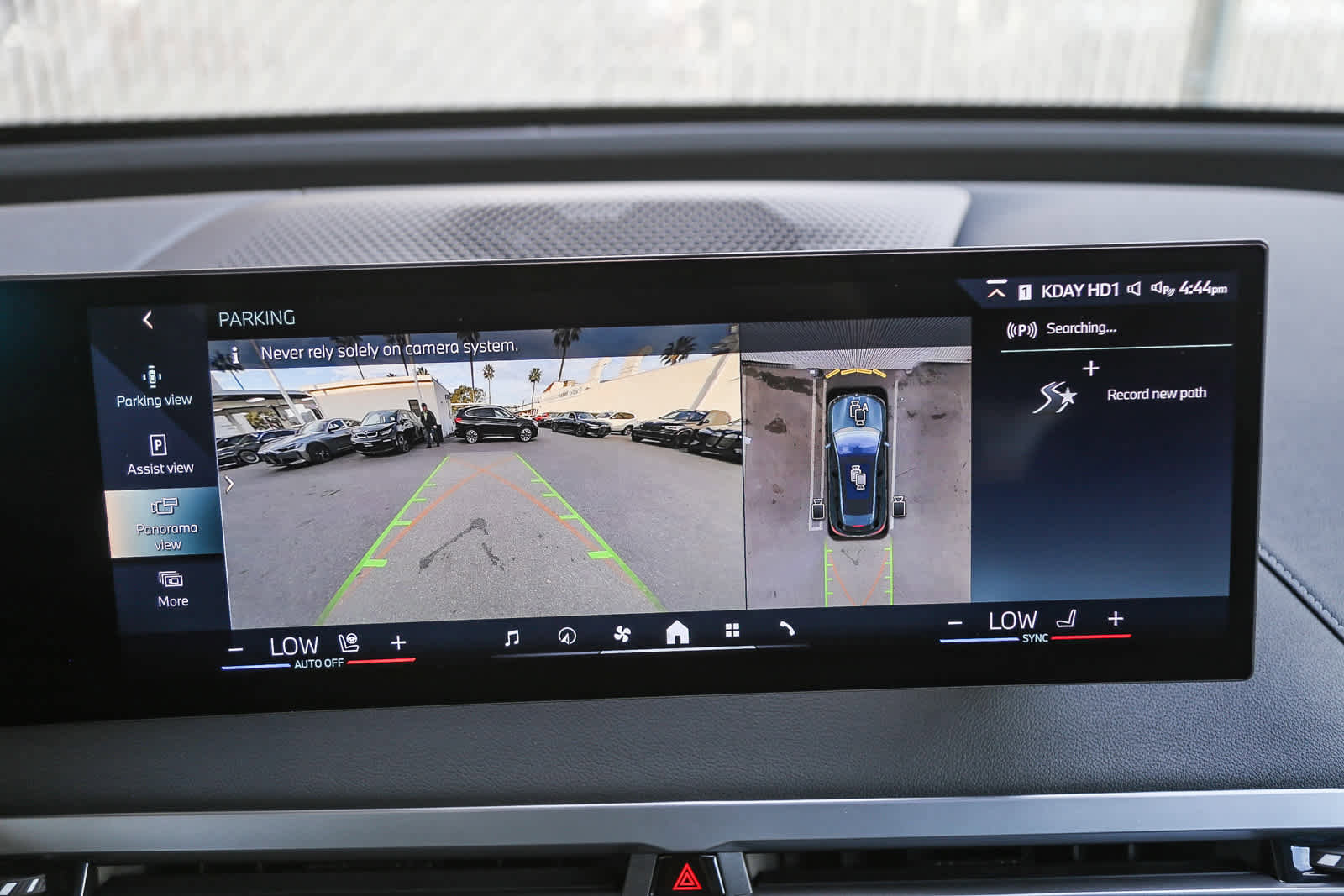 Used 2025 BMW iX xDrive50 w/ Premium Package image 19