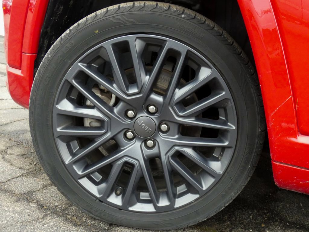 Used 2023 Jeep Compass Limited image 33