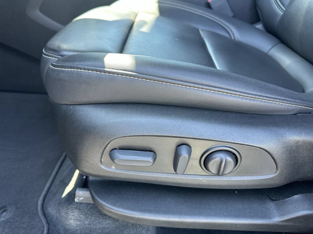 Used 2024 GMC Terrain SLE w/ Driver Convenience Package FWD image 20