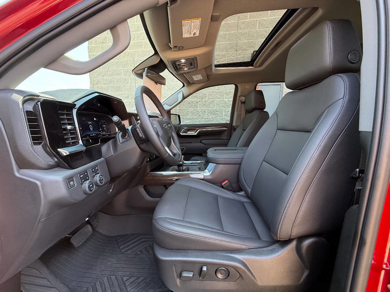 Used 2022 Chevrolet Silverado 1500 LT Trail Boss w/ LT Trail Boss Premium Package image 18
