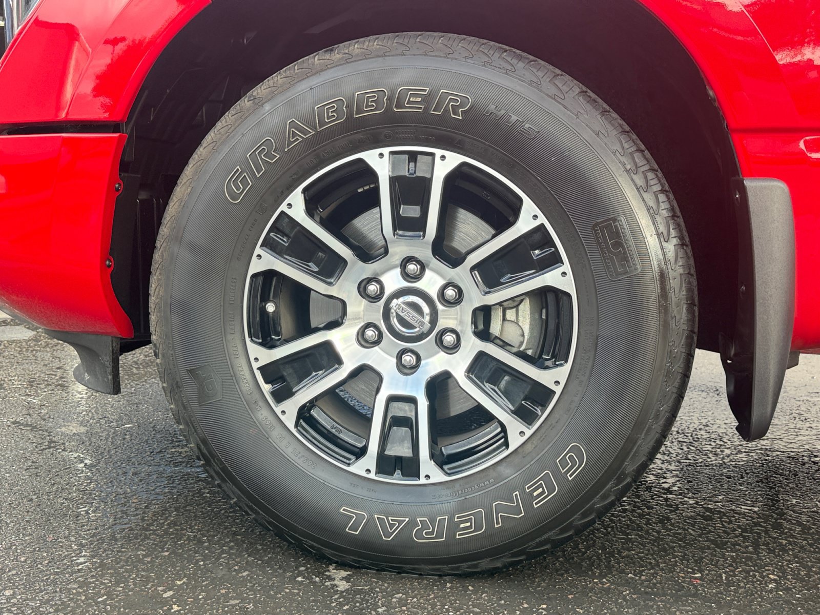 Used 2022 Nissan Titan SV w/ SV Convenience Package RWD image 11