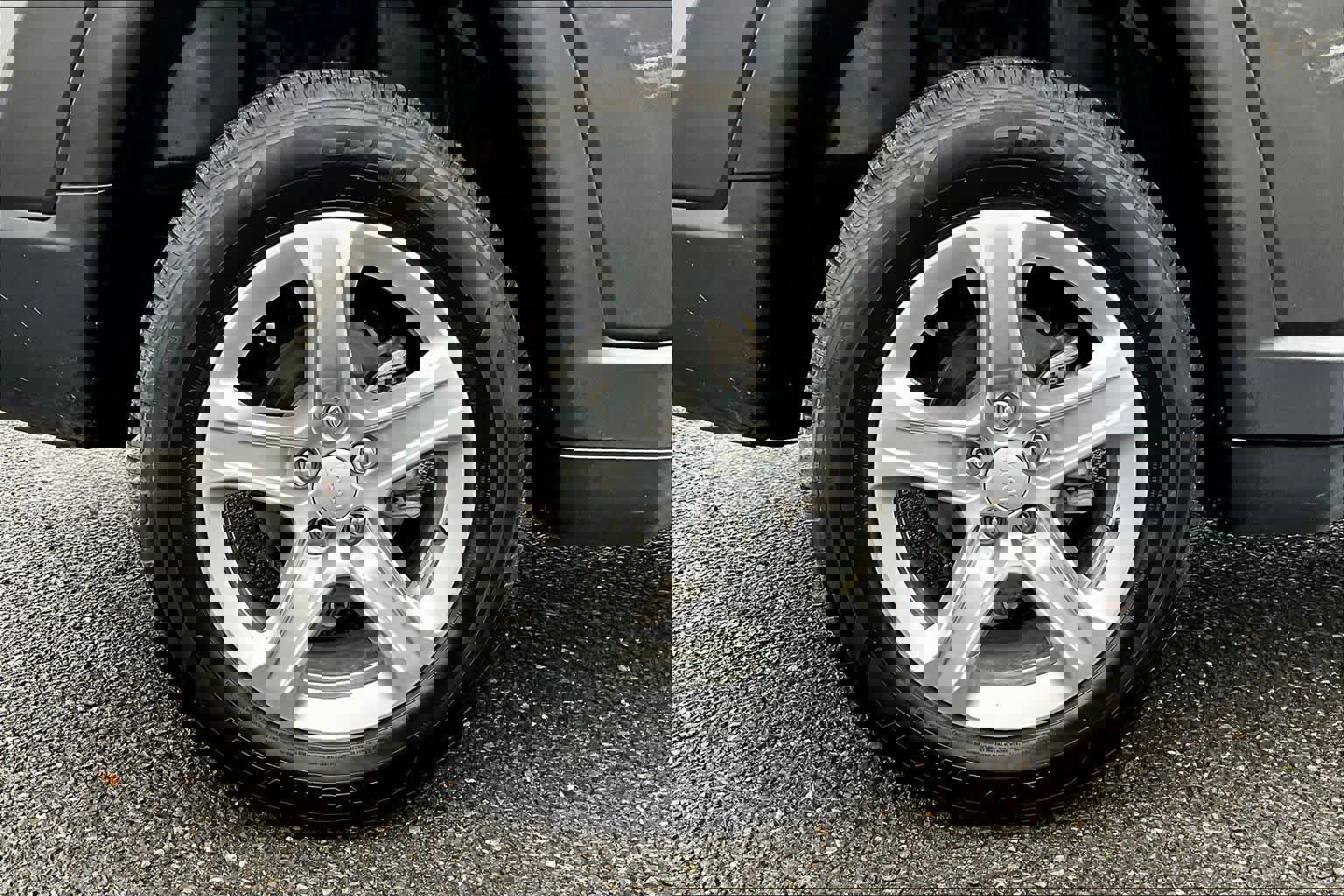 Used 2024 Jeep Compass Latitude image 41