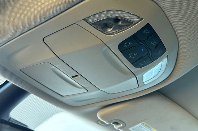 Used 2023 Chrysler Pacifica Touring-L image 24