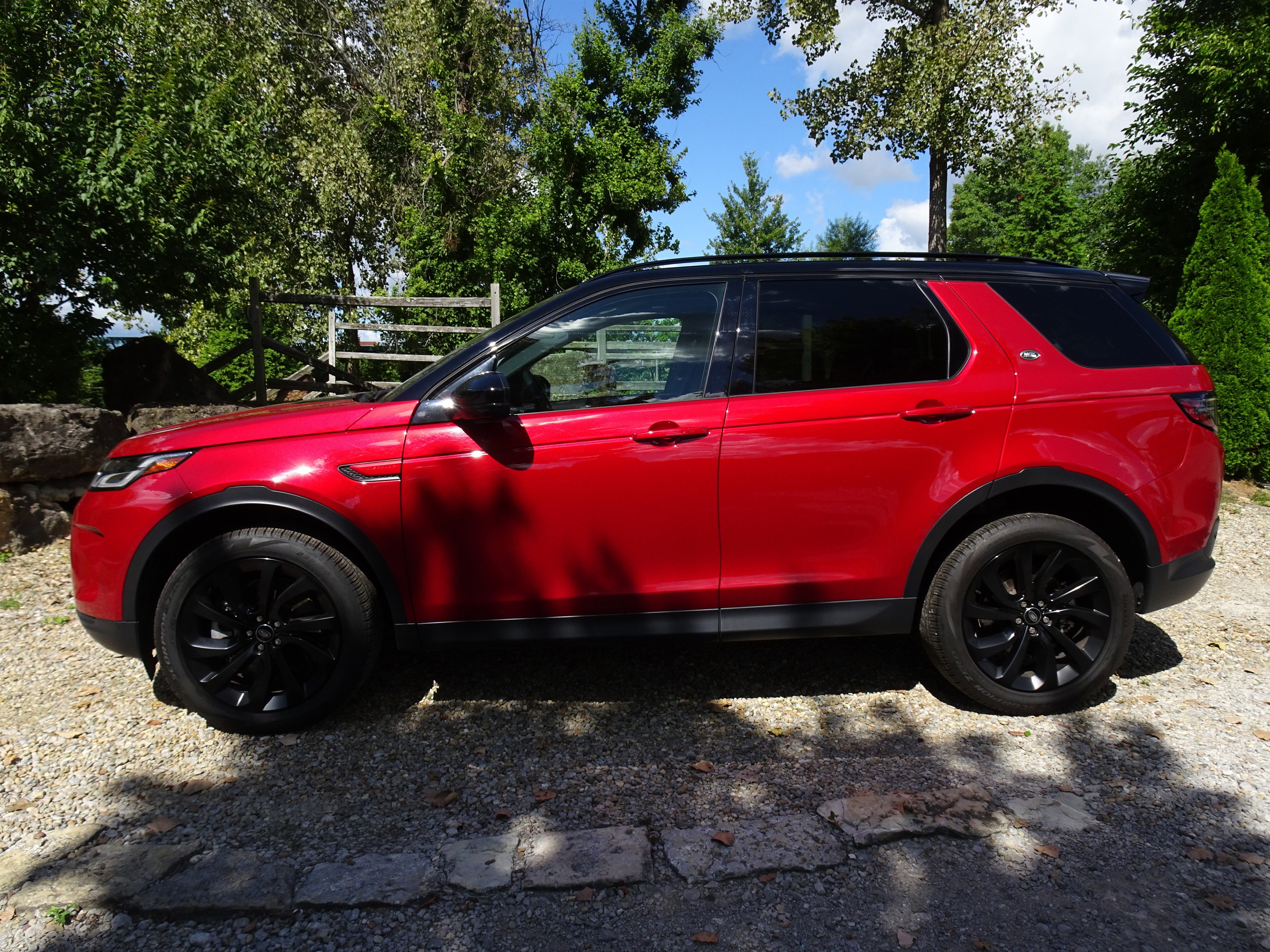 Used 2023 Land Rover Discovery Sport SE image 7