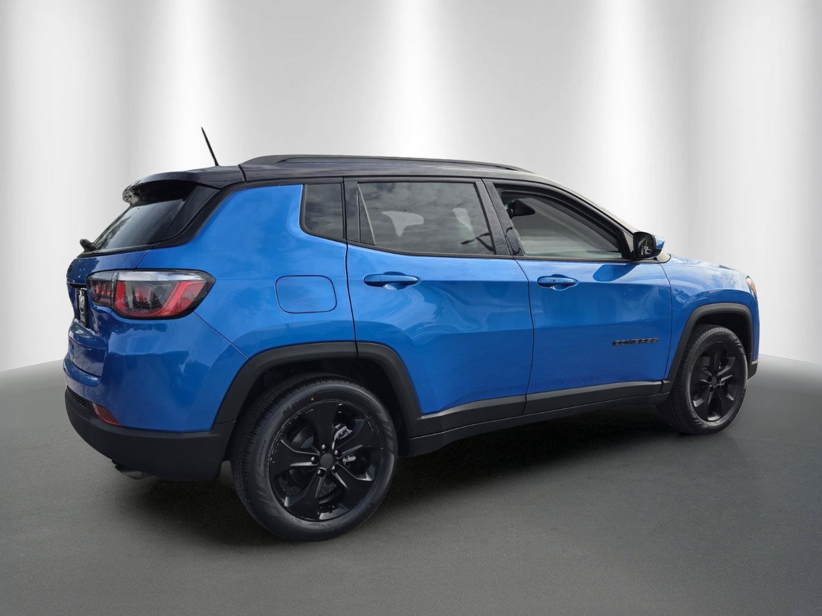 Used 2020 Jeep Compass Latitude FWD image 7