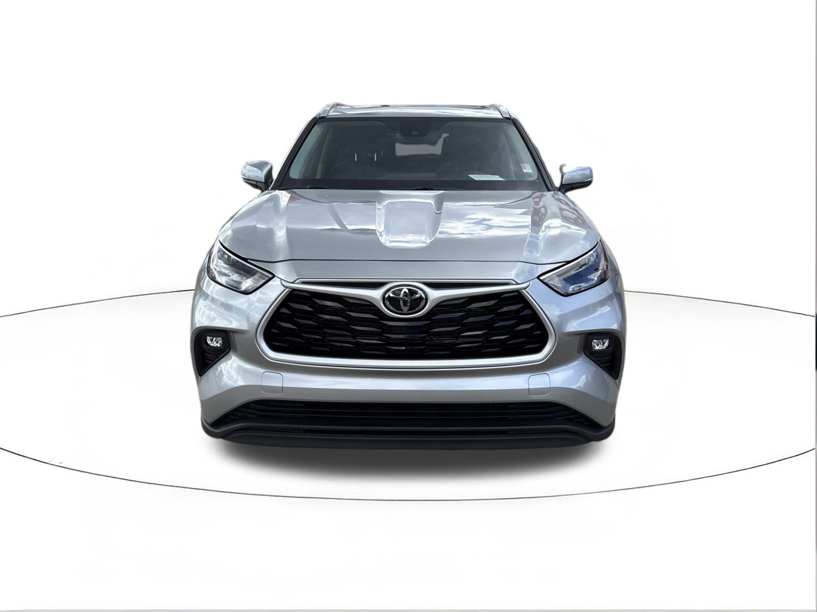 Used 2025 Toyota Highlander XLE image 8