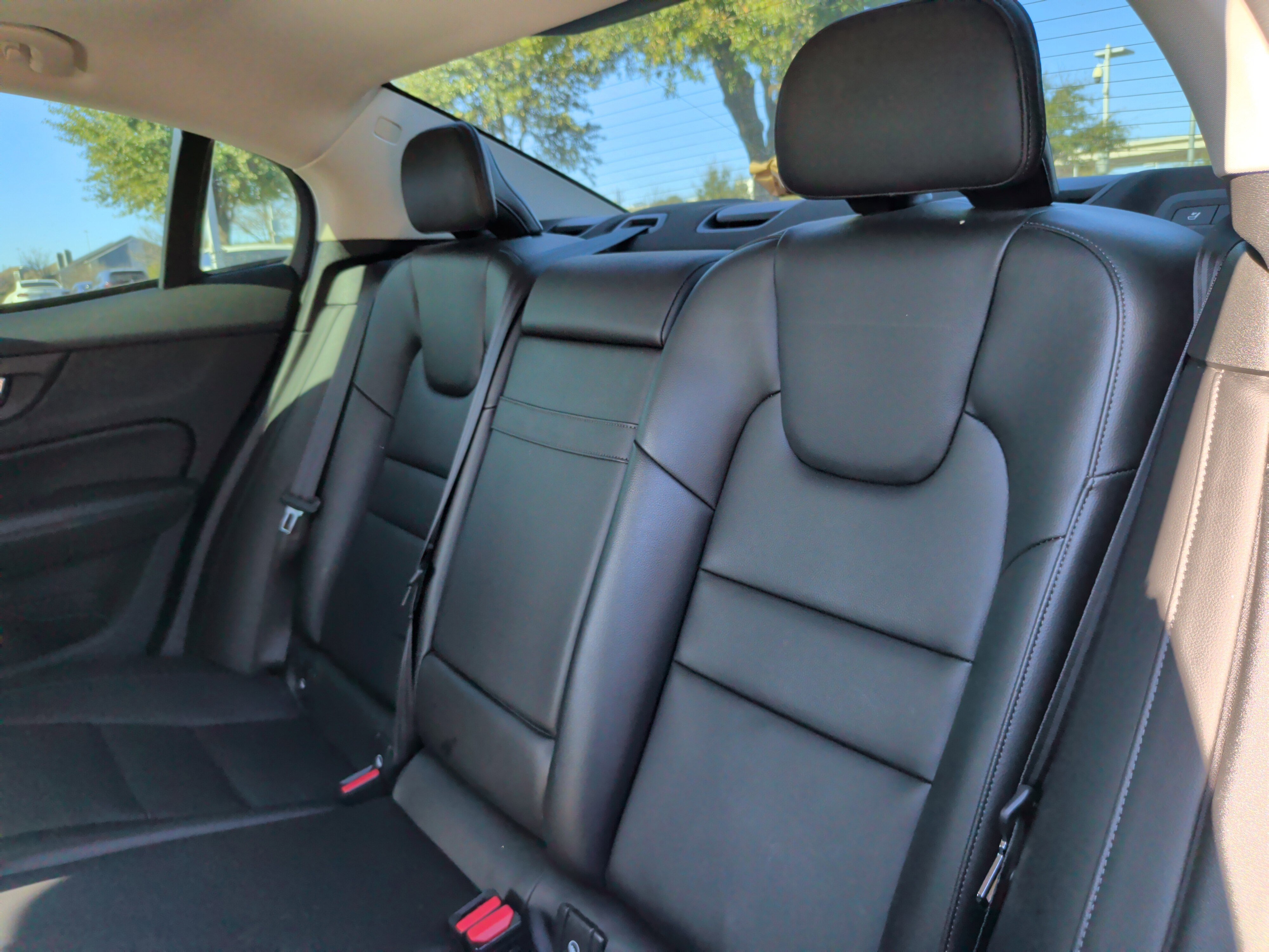 Used 2019 Volvo S60 T5 Momentum image 31