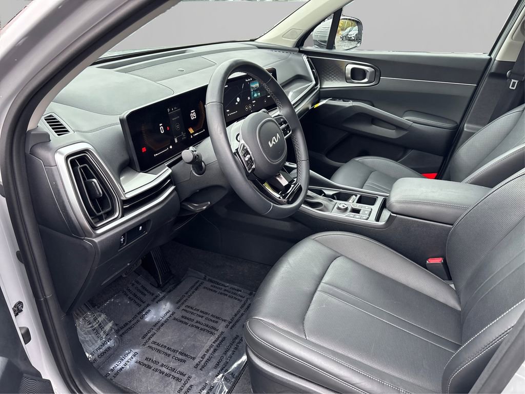 Certified 2025 Kia Sorento S w/ Panoramic Sunroof Package image 9
