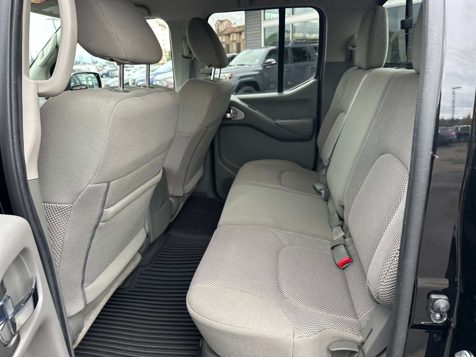 Used 2020 Nissan Frontier SV w/ Midnight Edition Floor Mats image 11