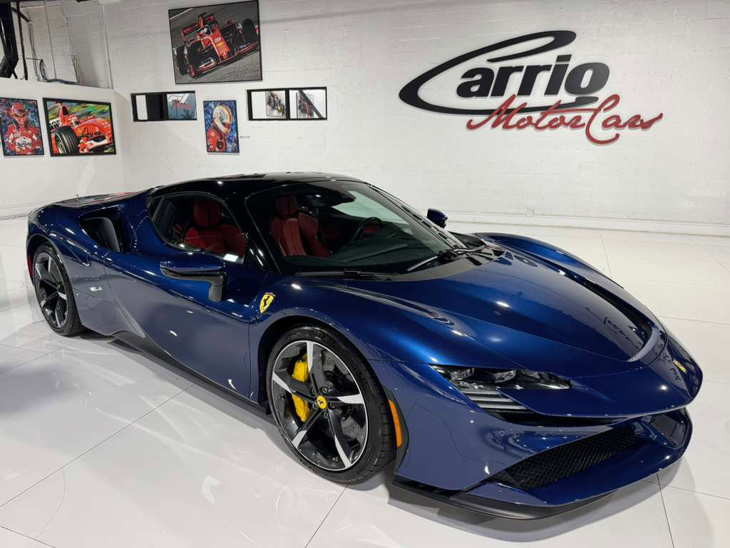 Used 2023 Ferrari SF90 Spider image 9
