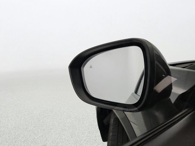 Used 2025 Nissan Rogue SV AWD/4WD image 12