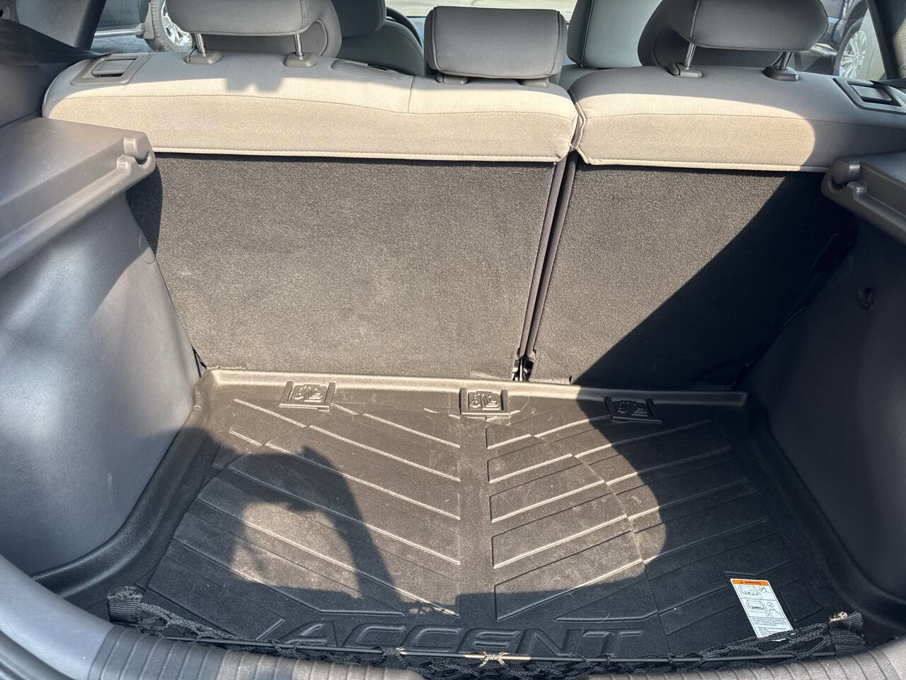 Used 2012 Hyundai Accent SE image 19