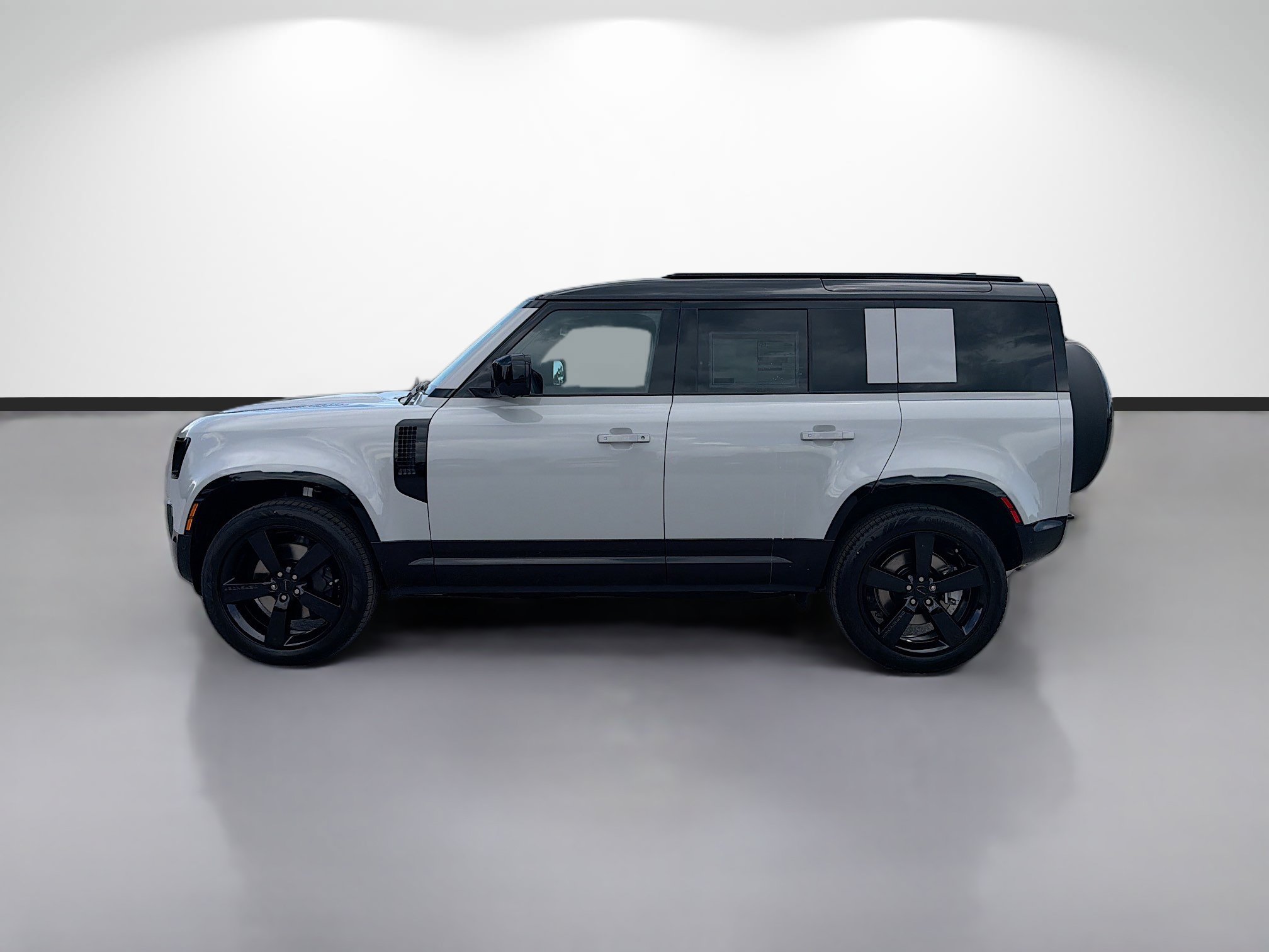 New 2026 Land Rover Defender 110 X-Dynamic SE AWD/4WD image 2