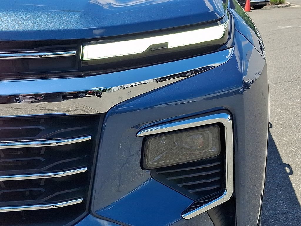 Certified 2025 Chevrolet Traverse LT AWD/4WD image 9