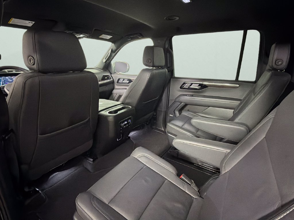 Used 2026 Chevrolet Suburban LT w/ Comfort Package AWD/4WD image 29