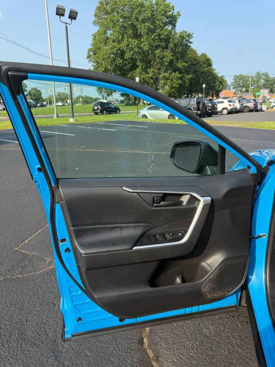 Used 2019 Toyota RAV4 LE w/ All Weather Liner Package image 10