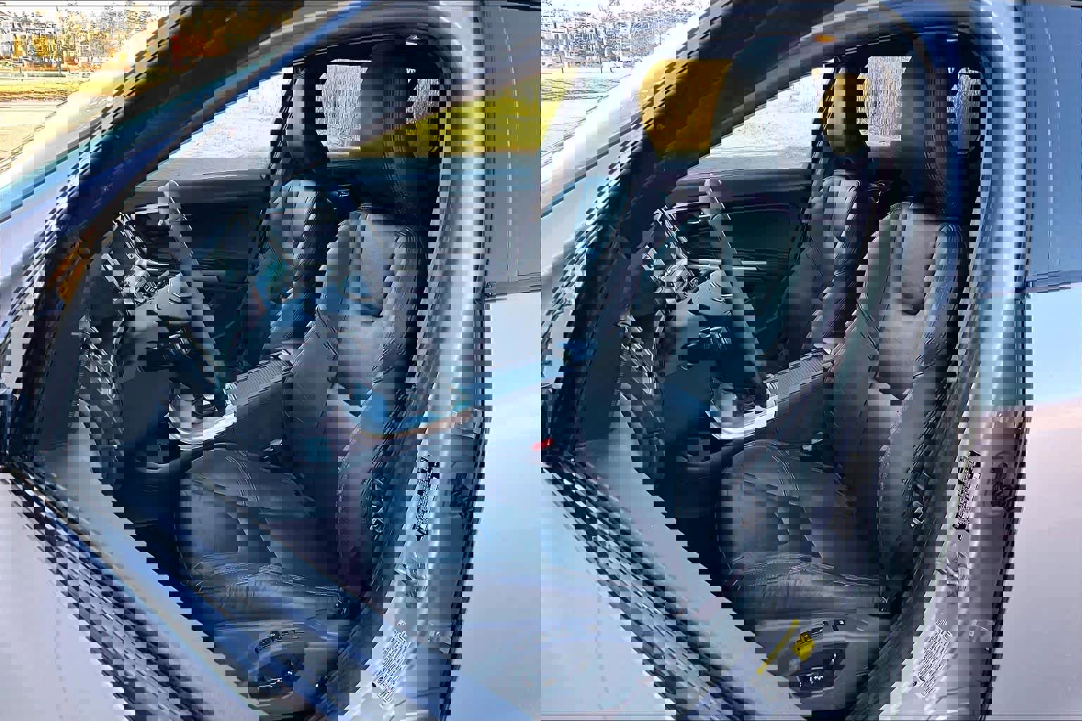 Used 2017 Volvo V60 T5 Cross Country w/ Convenience Package image 8