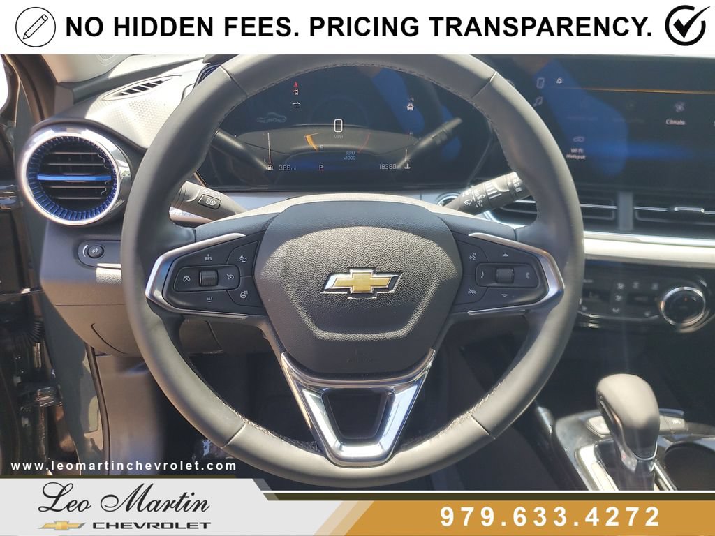 Used 2025 Chevrolet Trax LT w/ Driver Confidence Package FWD image 19