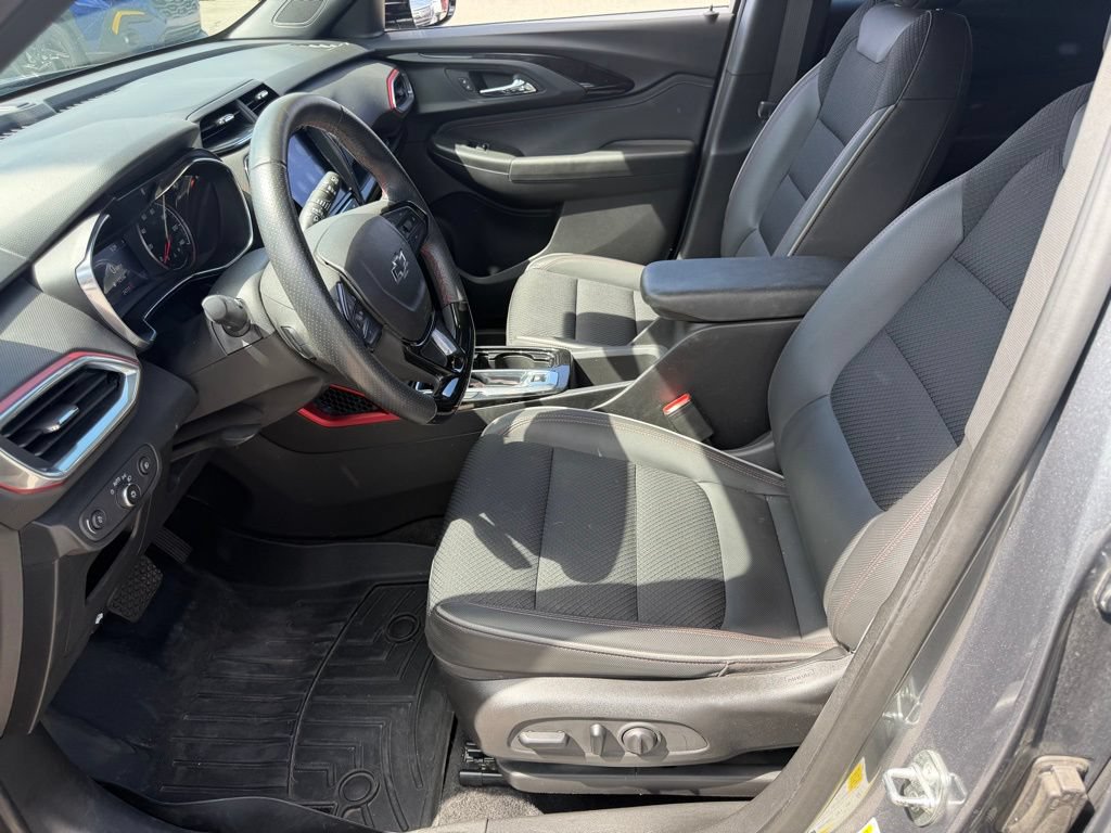 Used 2021 Chevrolet TrailBlazer RS w/ Technology Package FWD image 22