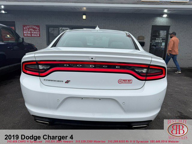 Used 2019 Dodge Charger SXT w/ Driver Confidence Group image 4