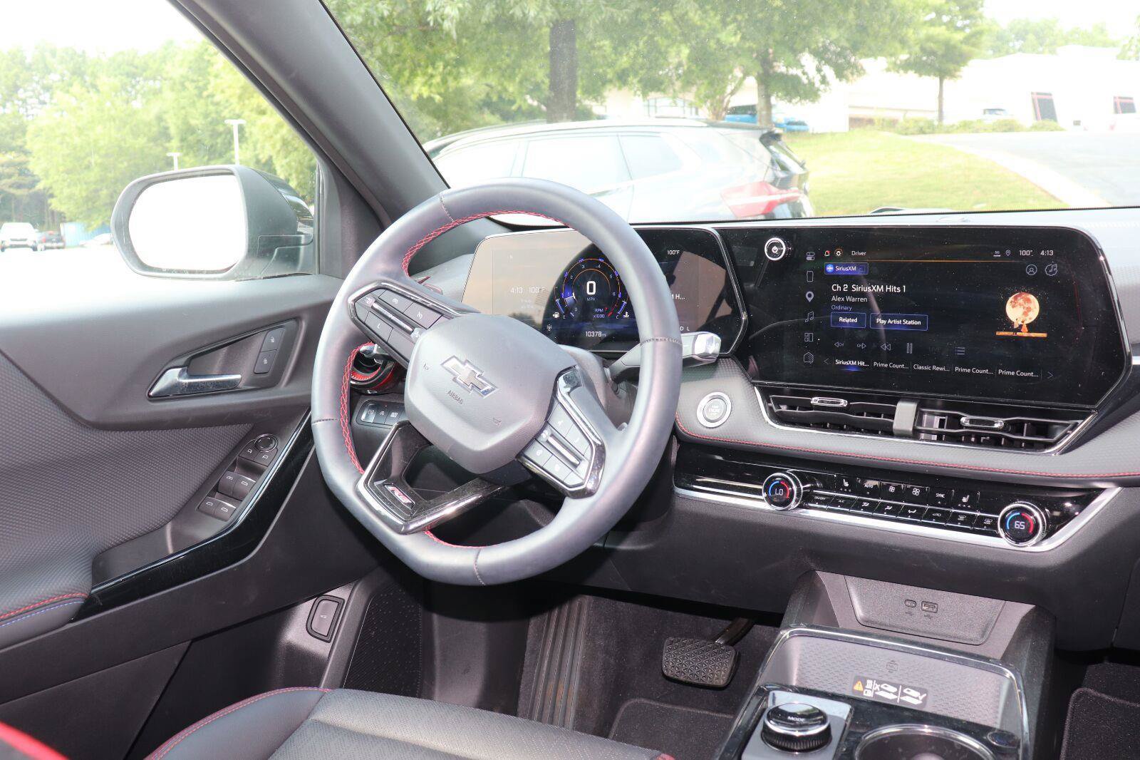 Used 2025 Chevrolet Equinox RS FWD image 17
