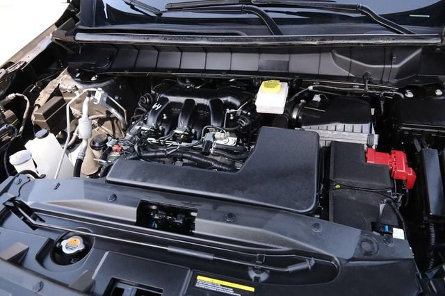 Certified 2025 Nissan Pathfinder SV w/ SV Premium Package FWD image 30