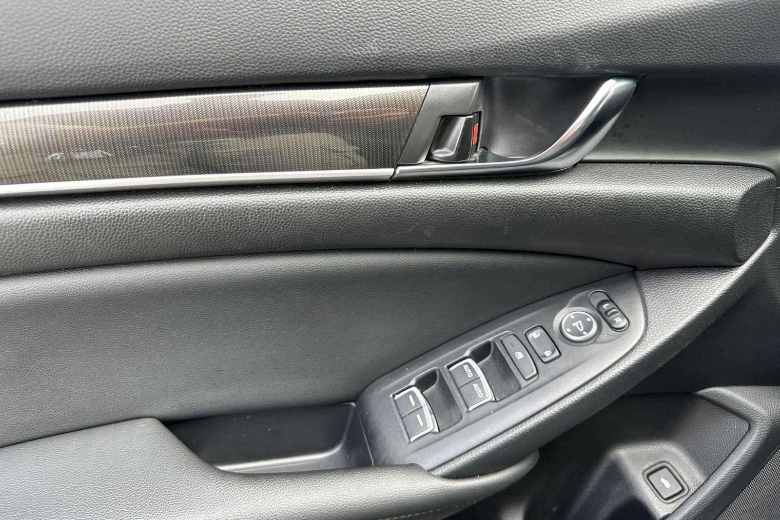 Used 2022 Honda Accord Sport image 11