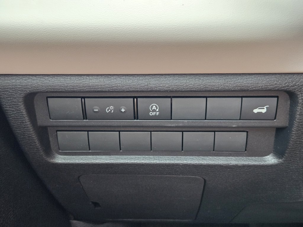 New 2026 Mitsubishi Outlander LE FWD image 17