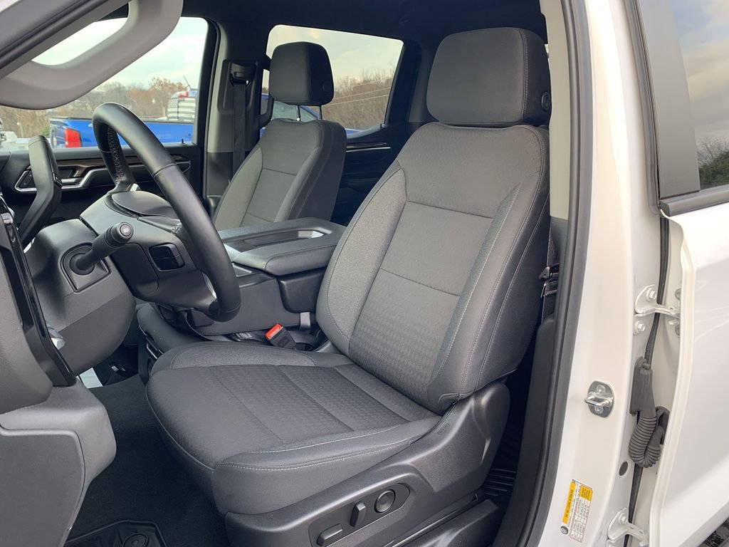 Used 2025 Chevrolet Silverado 1500 LT image 13