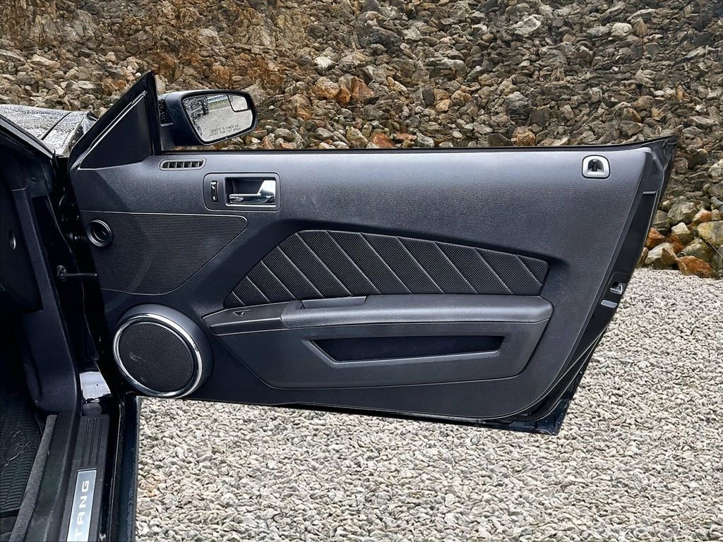 Used 2011 Ford Mustang GT Premium w/ Comfort Pkg image 21