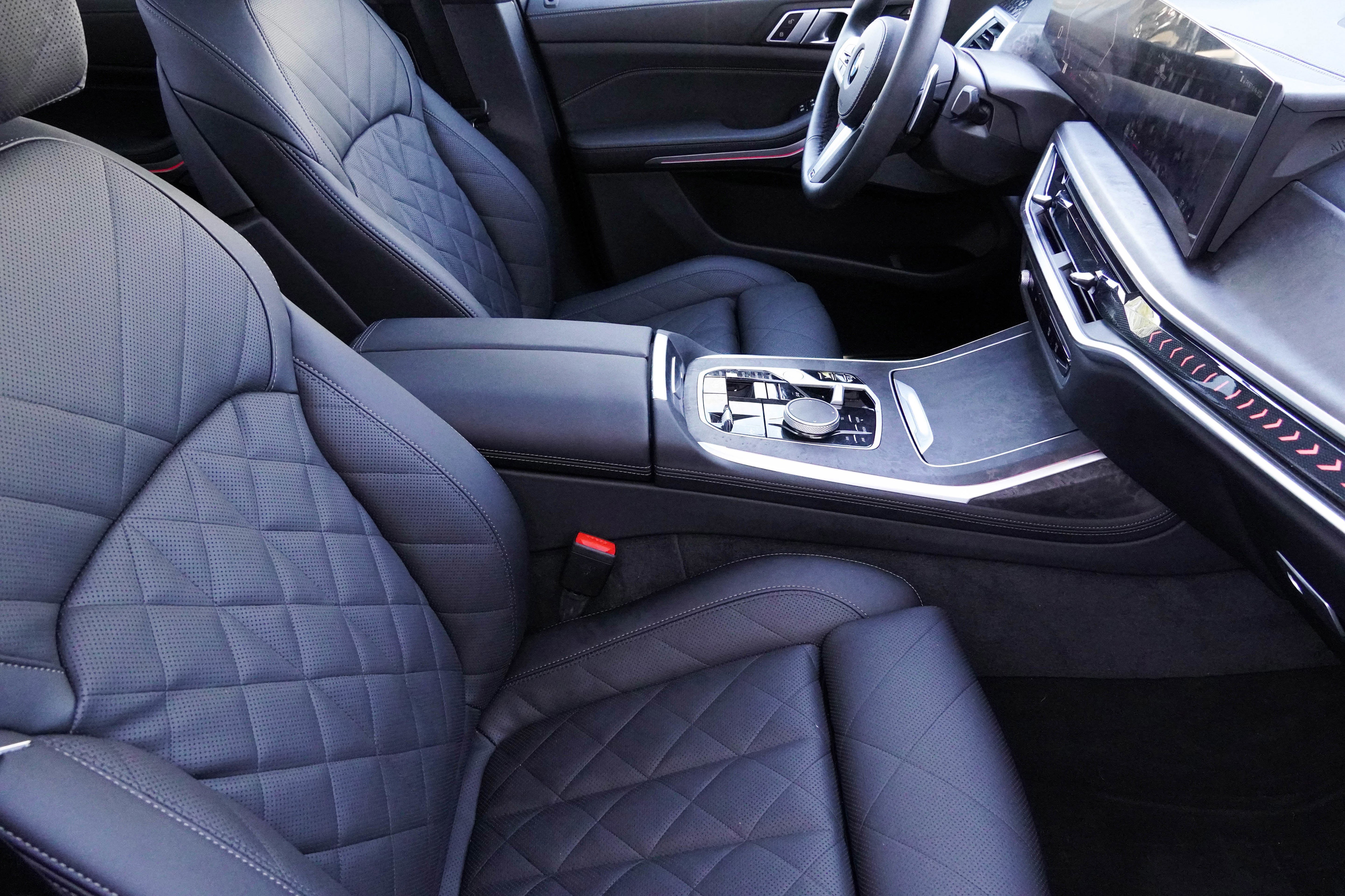 Certified 2026 BMW X7 xDrive40i w/ M Sport Package image 12