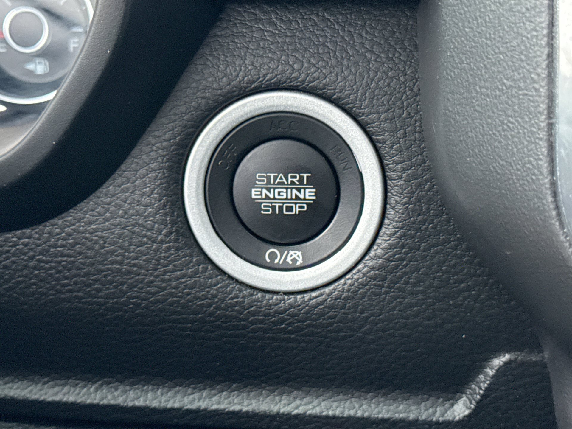 Used 2023 RAM 1500 Laramie AWD/4WD image 22