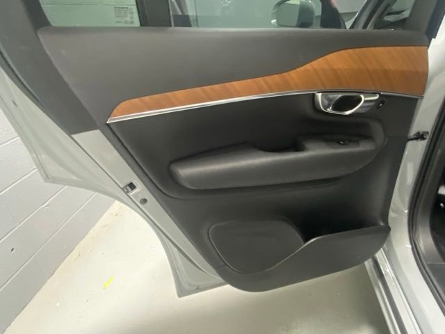 Certified 2025 Volvo XC90 B6 Plus AWD/4WD image 8