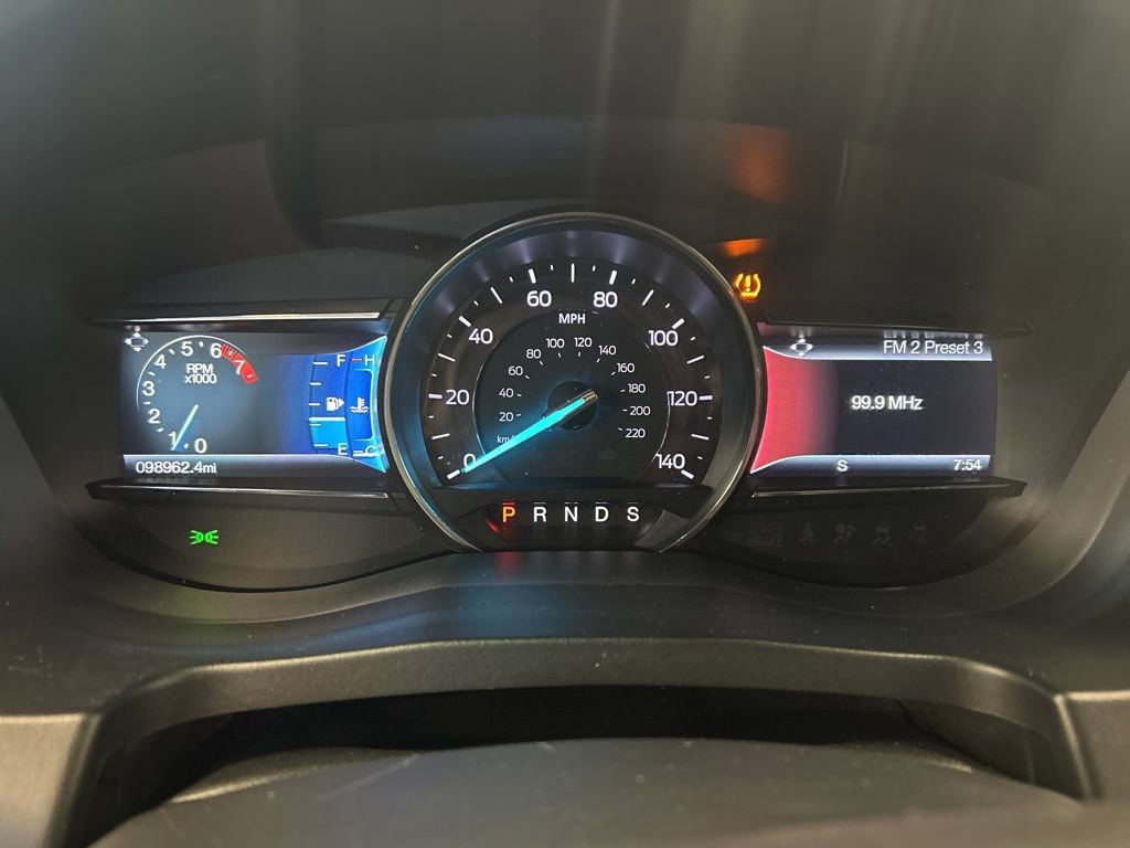 Used 2017 Ford Explorer XLT w/ Equipment Group 202A AWD/4WD image 9