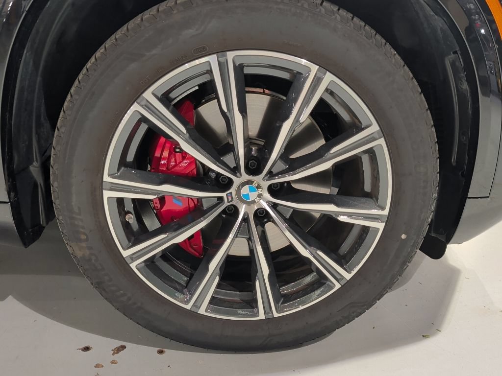 Certified 2026 BMW X5 xDrive40i w/ Executive Package AWD/4WD image 6