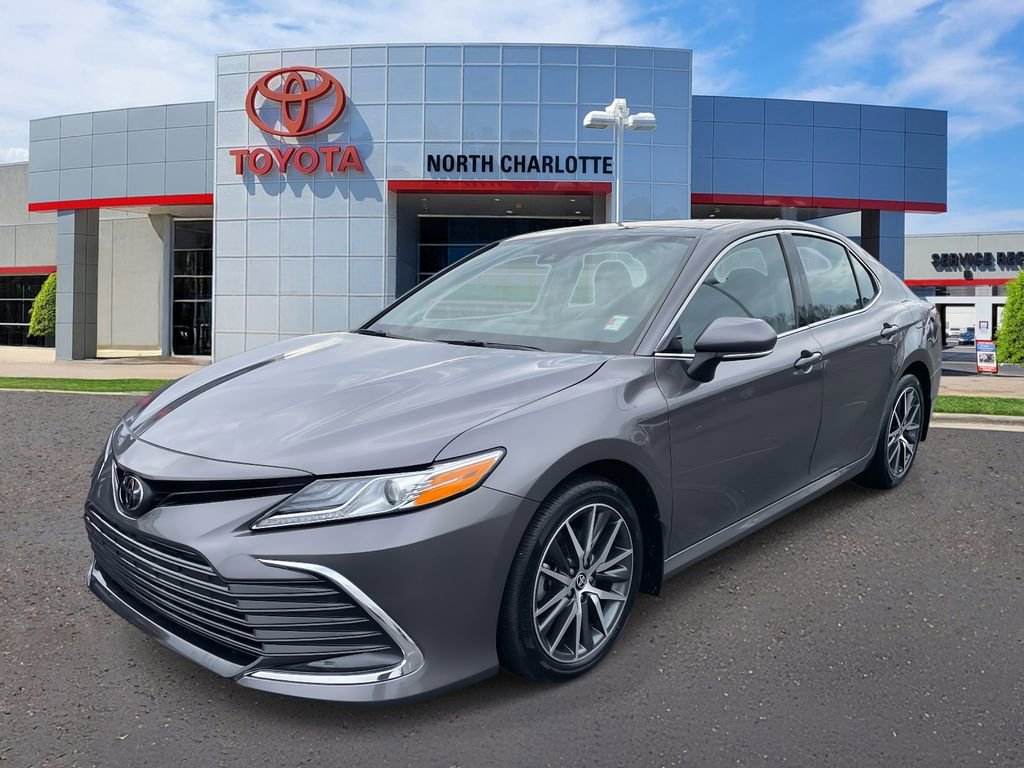 Used 2024 Toyota Camry XLE w/ Cold Weather Package image 6