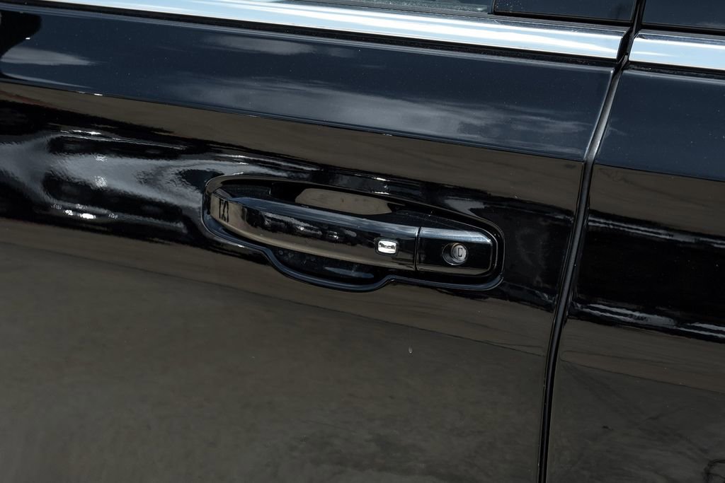 Used 2023 Chevrolet Suburban LT RWD image 43