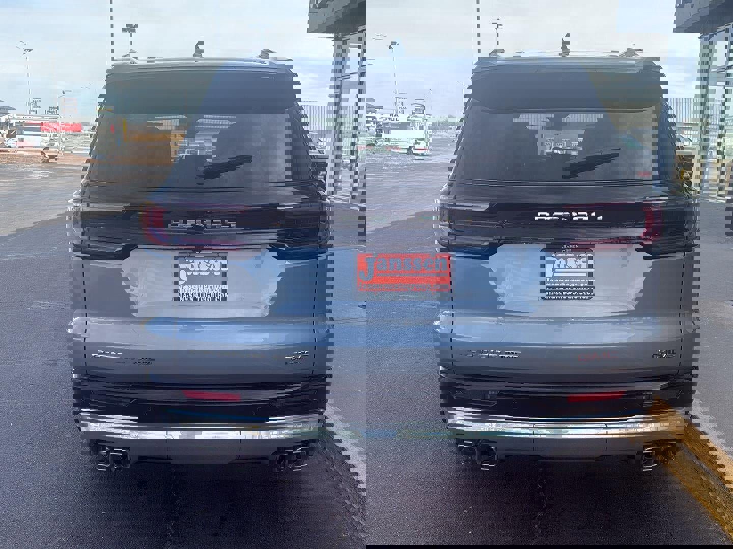 New 2026 GMC Acadia Denali w/ Super Cruise Package image 3