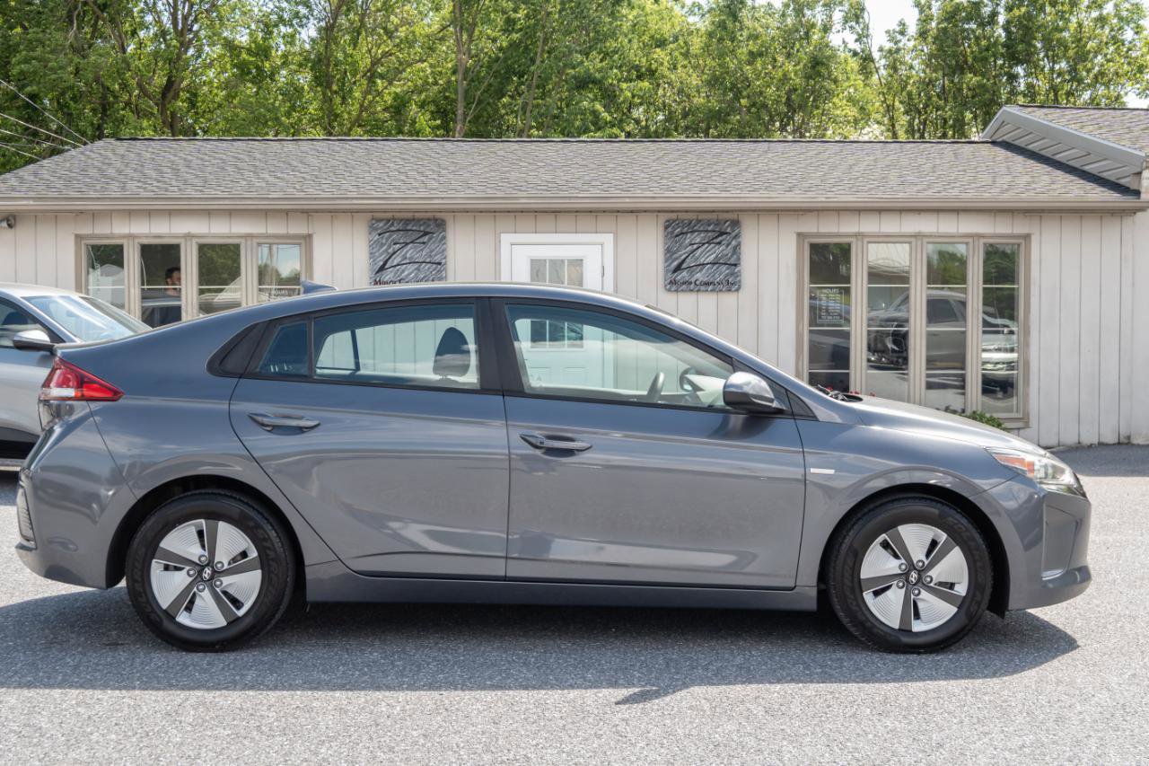 Used 2018 Hyundai Ioniq Blue FWD image 13