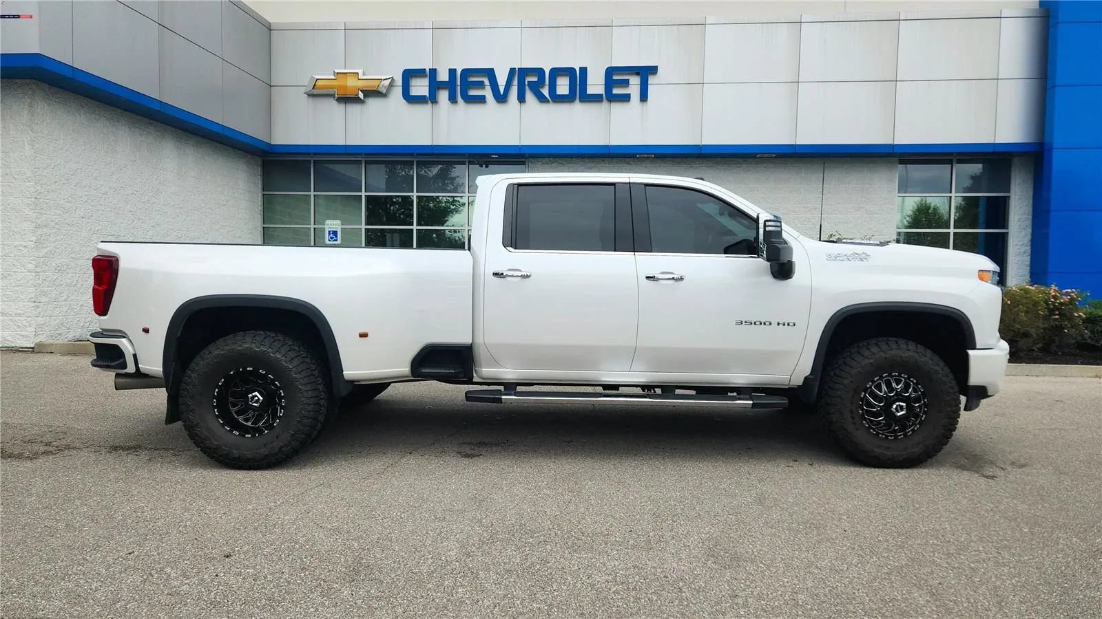 Used 2021 Chevrolet Silverado 3500 High Country AWD/4WD image 1