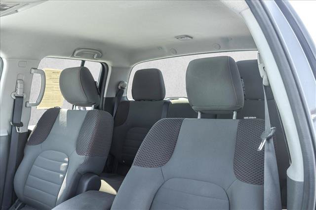 Used 2012 Nissan Frontier PRO-4X AWD/4WD image 12