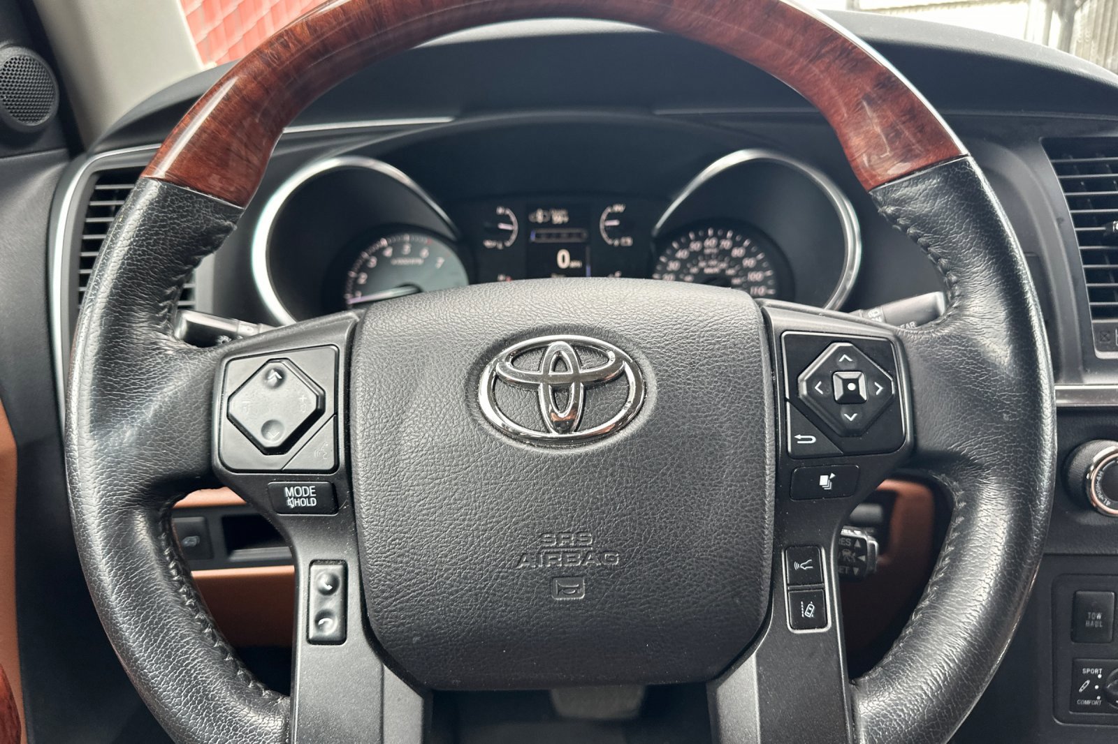 Used 2021 Toyota Sequoia Platinum AWD/4WD image 26